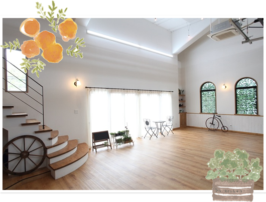 フォトハウスまつきはカフェのような暖かな雰囲気のスタジオです。